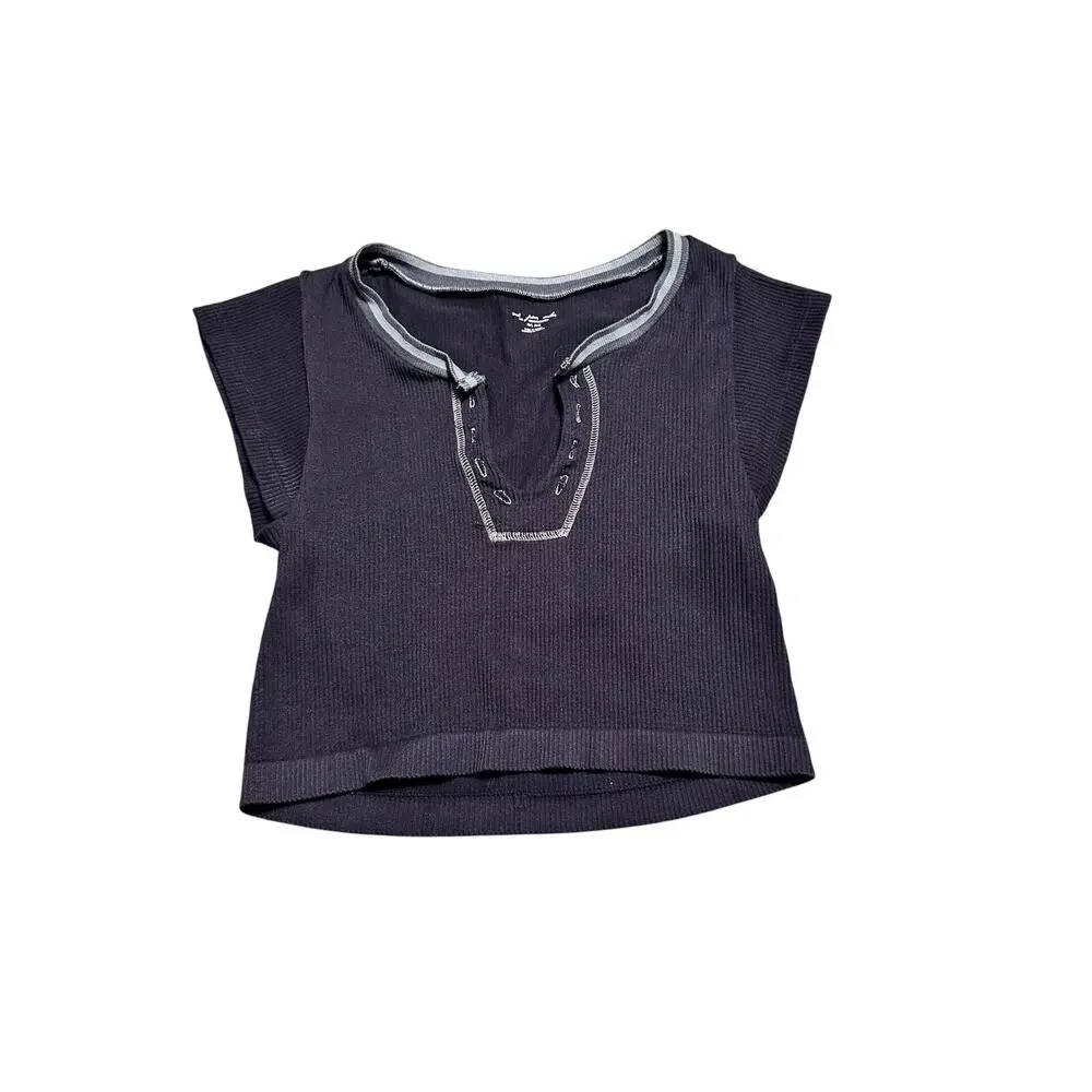 Urban Outfitters Crop Top Ribbed T-Shirt Size Medium Large Get one Free - Picture 6 of 8